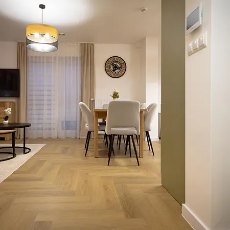 Διαμέρισμα Styl 4 Pory Roku, 1km Do Centrum, Parking *